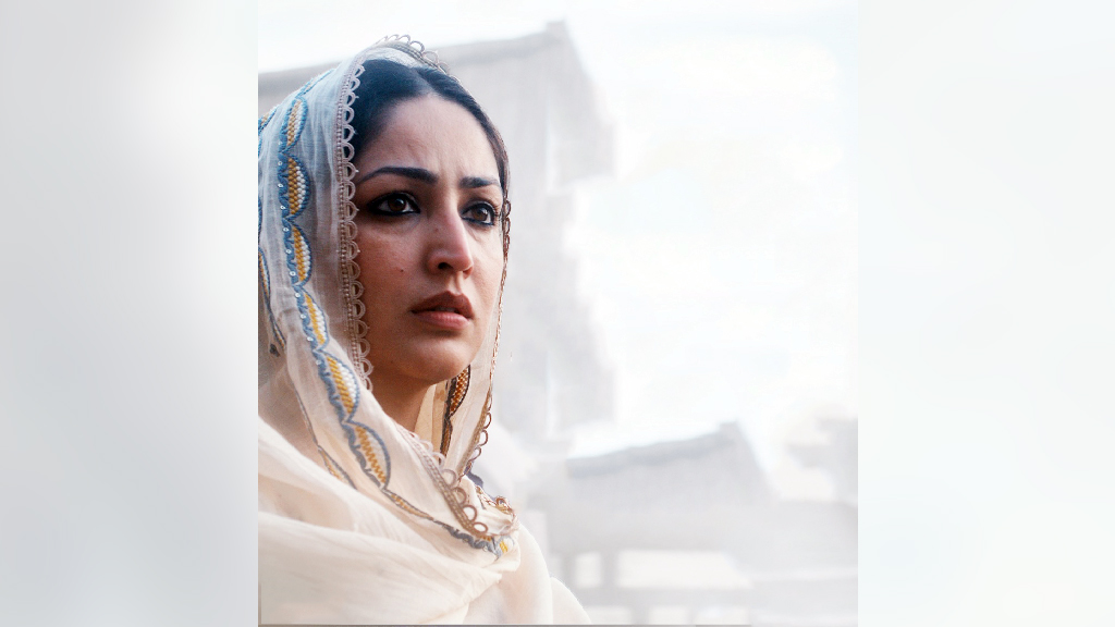 ‘হক’ সিনেমার জন্য কোরআন পাঠ শেখেন ইয়ামি গৌতম