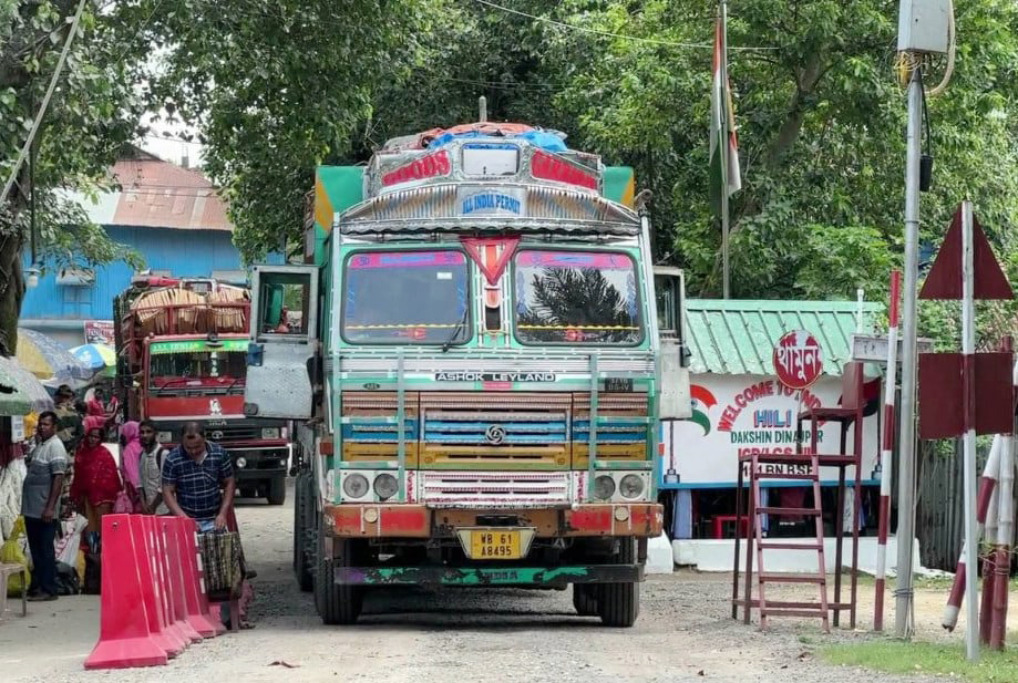 ঈদ উপলক্ষে হিলি স্থলবন্দরে টানা ৯ দিন আমদানি-রপ্তানি বন্ধ