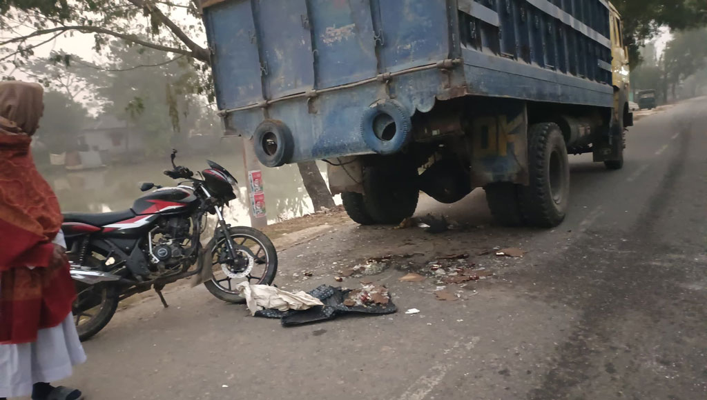 ময়মনসিংহে দাঁড়িয়ে থাকা ট্রাকে মোটরসাইকেলের ধাক্কা, নিহত ২