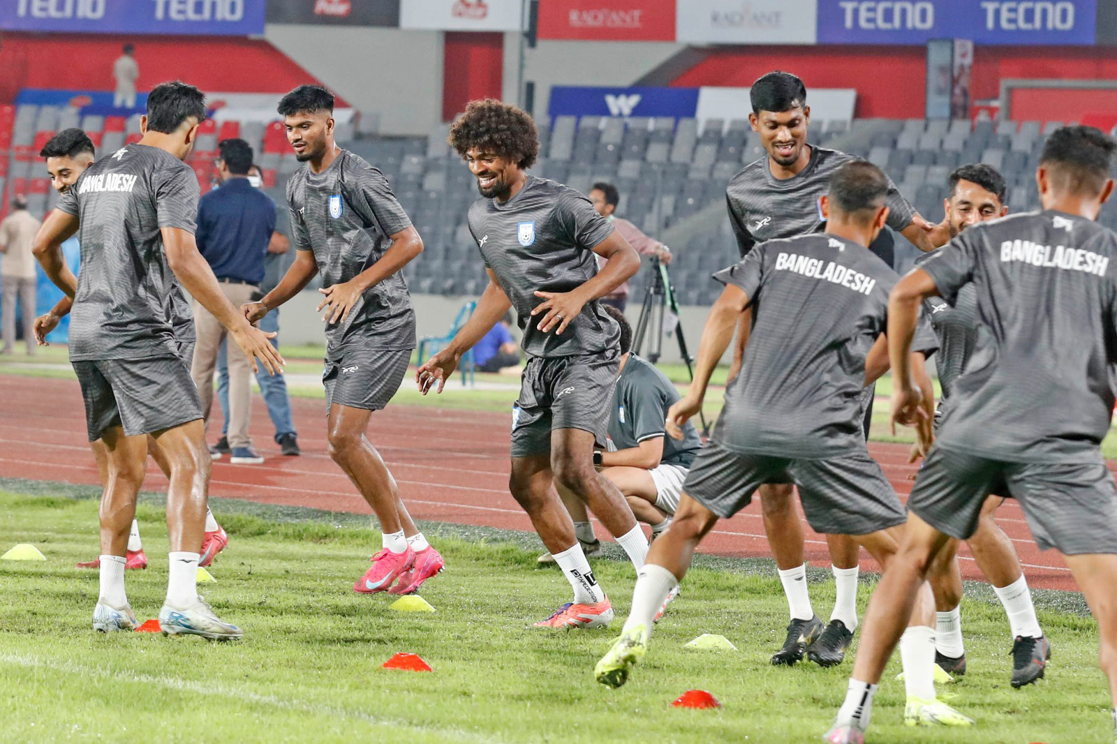 হংকংয়ের সামনে বাংলাদেশের টিকে থাকার লড়াই