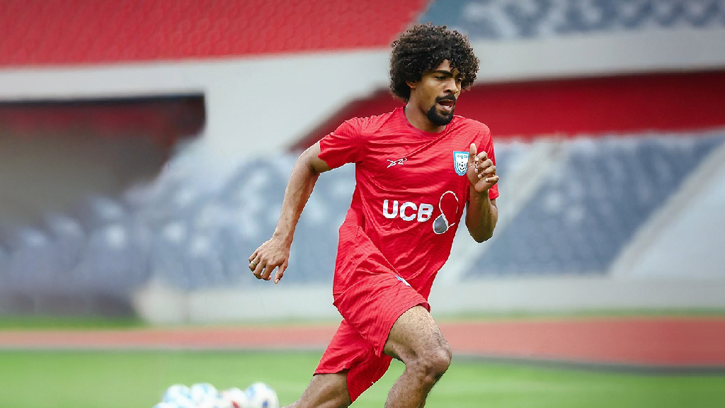 সিঙ্গাপুর ম্যাচে হামজাকে পাবে তো বাংলাদেশ