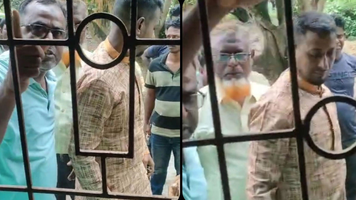 তুচ্ছ ঘটনাকে কেন্দ্র করে দফায় দফায় বাড়িতে হামলা, কুপিয়ে জখম