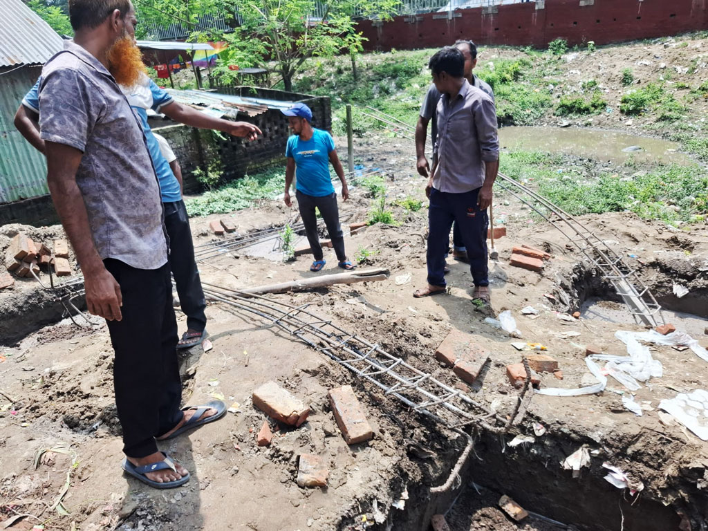বগুড়ায় অবৈধ স্থাপনা উচ্ছেদের জেরে রেলস্টেশনে হামলা, যুবদল-স্বেচ্ছাসেবক দলের বিরুদ্ধে অভিযোগ