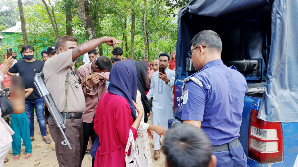 হানিট্র্যাপে ফেলে অর্থ আদায়, শ্রীপুরে তিন কলেজ শিক্ষার্থীসহ আটক ৪
