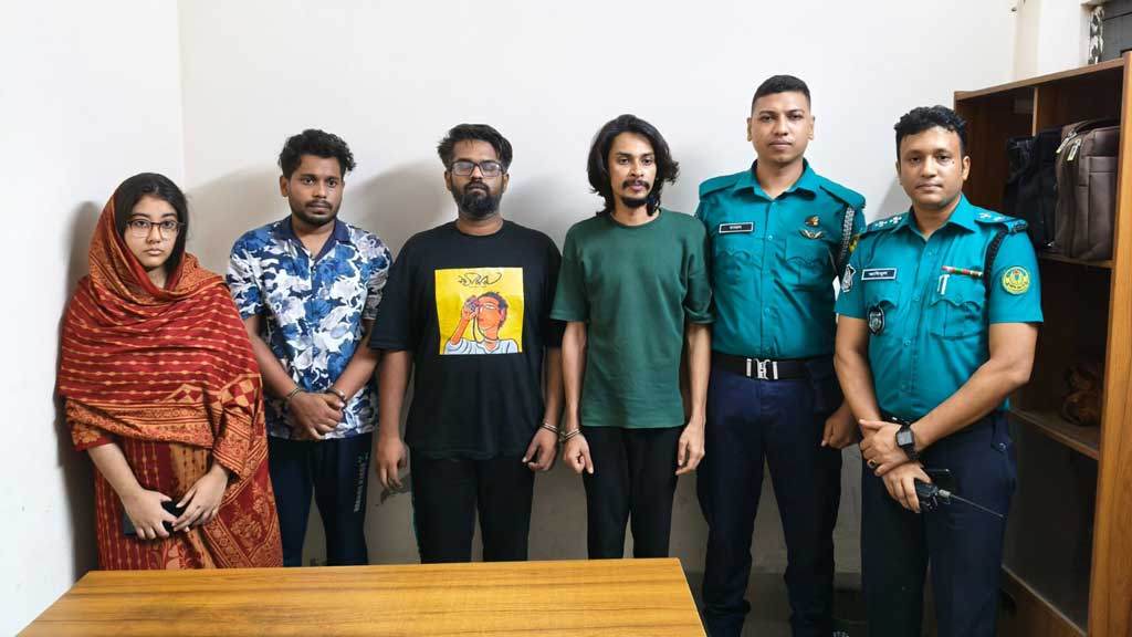 হানি ট্র্যাপে ফেলে সাবেক রাবি শিক্ষার্থীকে নির্যাতন ও মুক্তিপণ আদায়, গ্রেপ্তার ৪