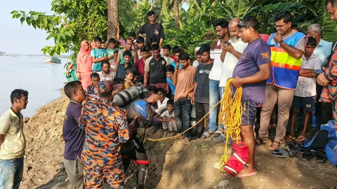 কালনী নদীতে গোসল করতে নেমে নিখোঁজ, এক দিন পর মিলল গৃহবধূর মরদেহ