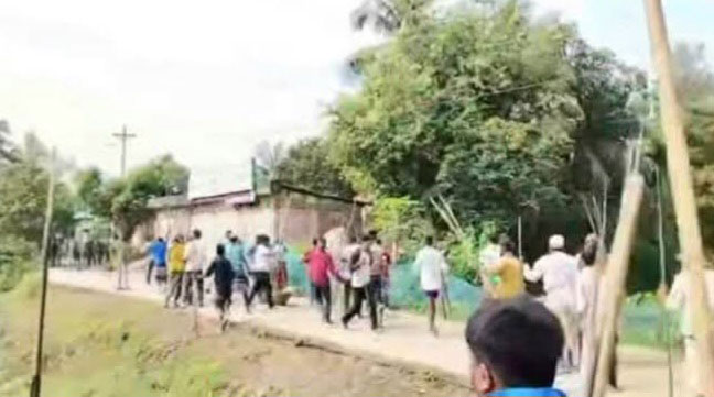 নারীদের গোসলের ছবি তোলার জেরে বিএনপির দুই গ্রুপের সংঘর্ষ, আহত ৫০