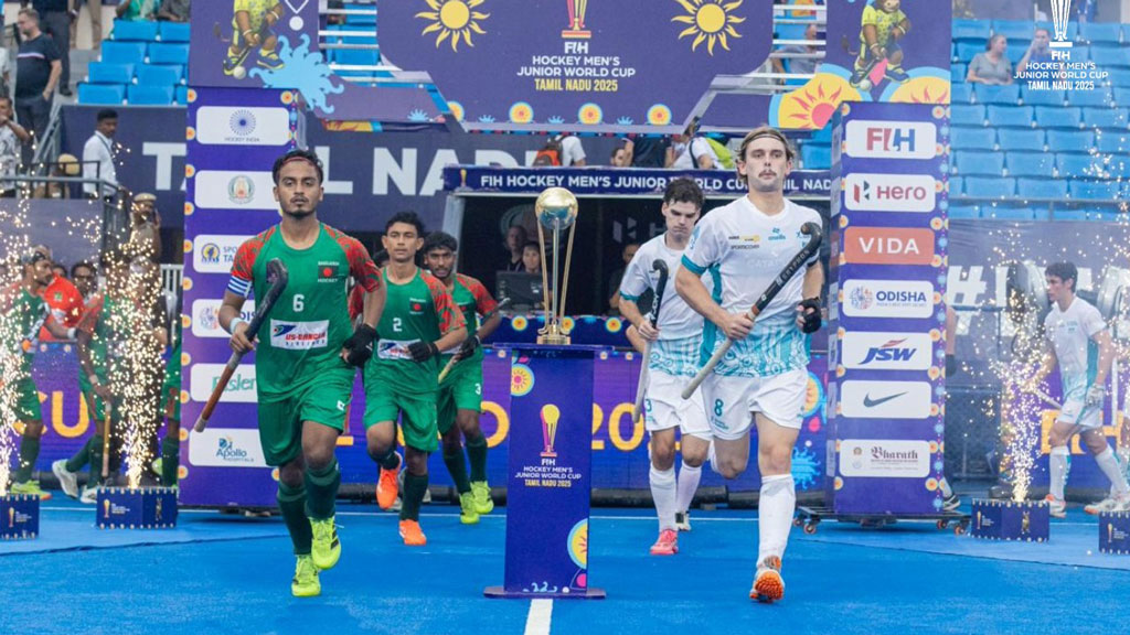 আমিরুলের হ্যাটট্রিকে বিশ্বকাপে অস্ট্রেলিয়ার ঘাম ছোটাল বাংলাদেশ