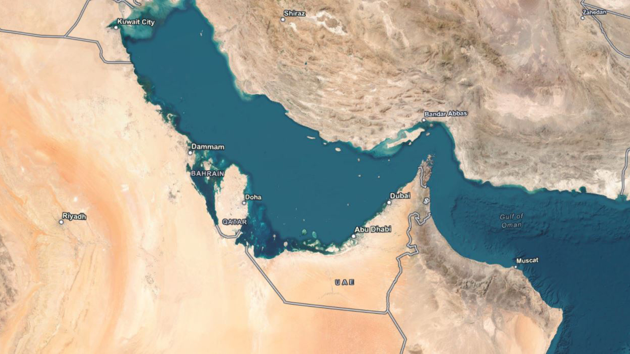 অবরোধের মধ্যেই হরমুজে ঢুকে পড়ল মার্কিন নিষেধাজ্ঞাপ্রাপ্ত আরেক সুপারট্যাংকার