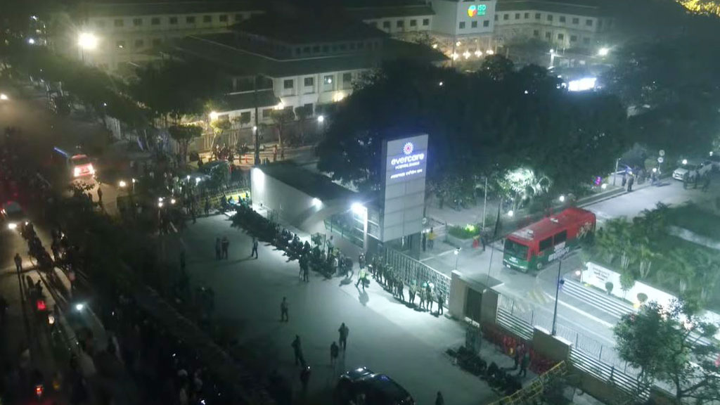 এভারকেয়ার থেকে গুলশান বাসভবনের পথে তারেক রহমান