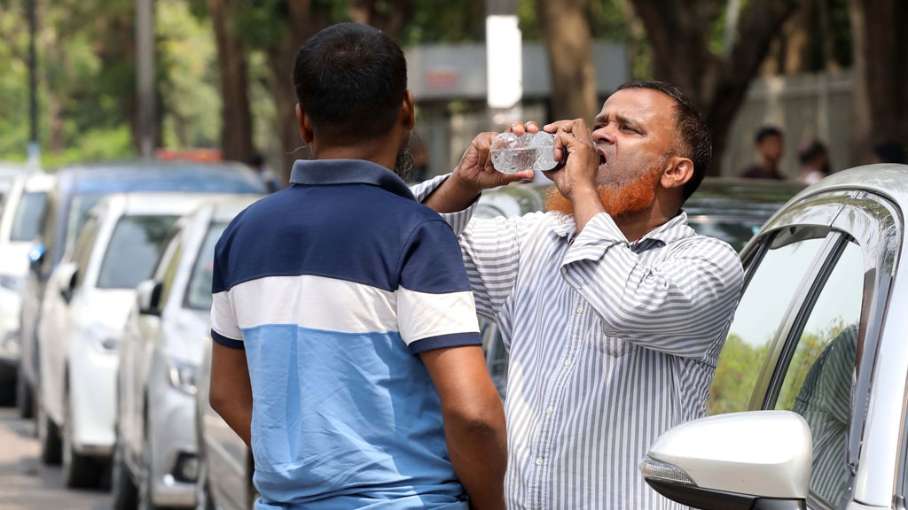 গরম আরও বাড়বে, ঢাকাসহ ২৩ জেলায় তাপপ্রবাহ