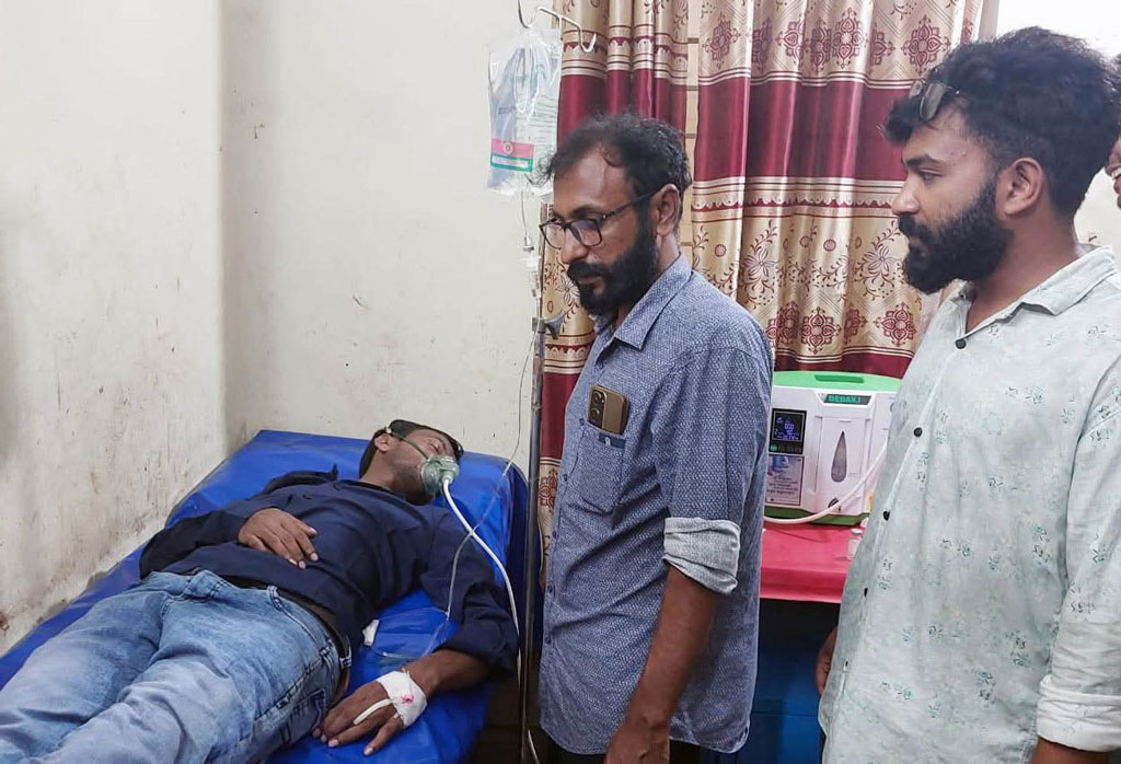 বগুড়ায় বন্ধুর বাড়িতে হিরো আলমের আত্মহত্যার চেষ্টা