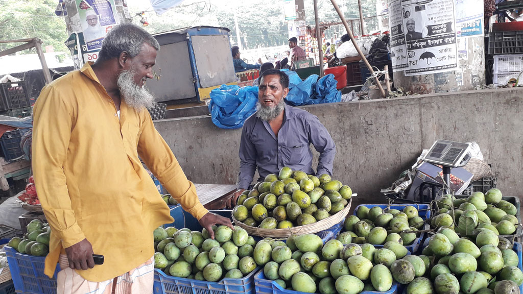 রাসায়নিকের গলদে মুখ ফিরিয়ে নিচ্ছে ক্রেতা, হাঁড়িভাঙা নিয়ে হতাশ চাষি-ব্যবসায়ীরা