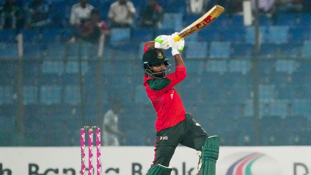 আপনাদের হয়তো মনে হয়, আমি দলেই থাকার মতো না: হৃদয়