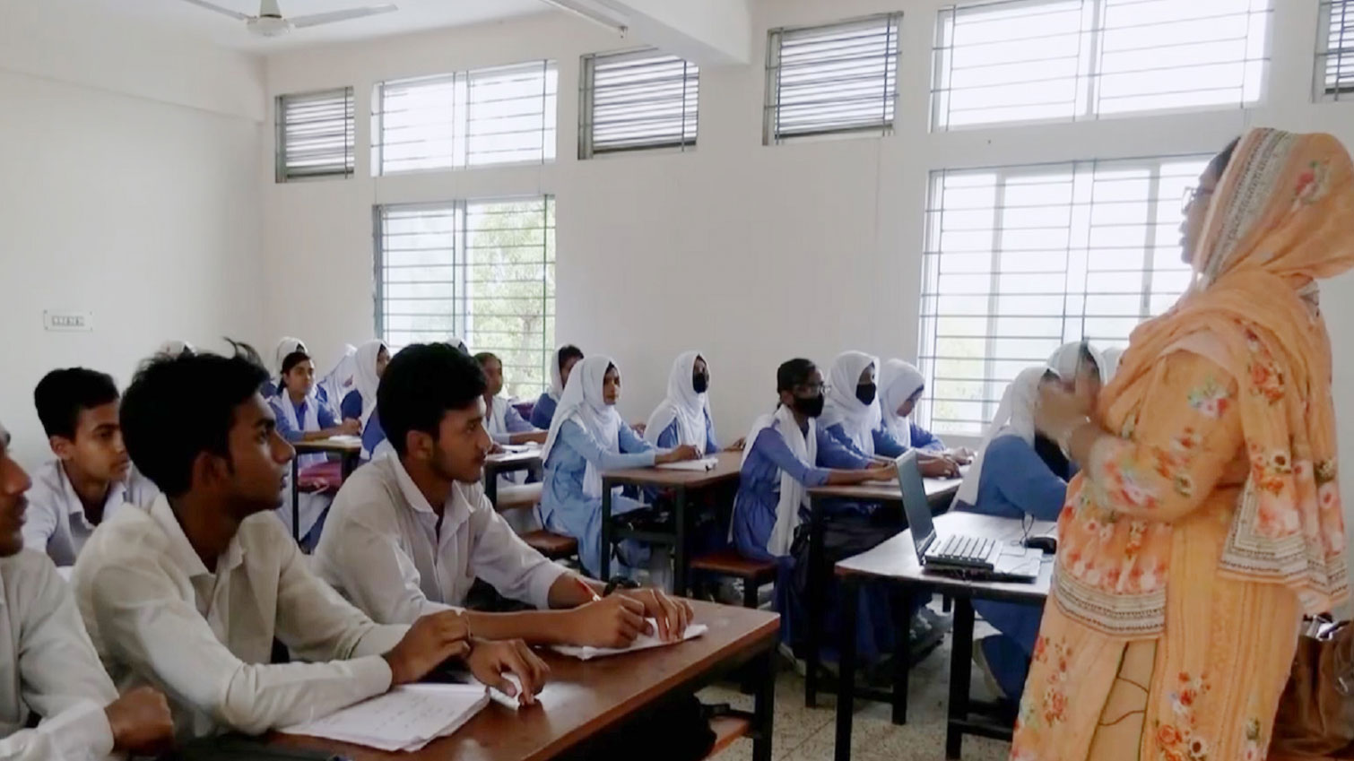 একাদশে ভর্তির নীতিমালা প্রকাশ: আবেদন শুরু ২ সেপ্টেম্বর, ক্লাস ২৩ সেপ্টেম্বর