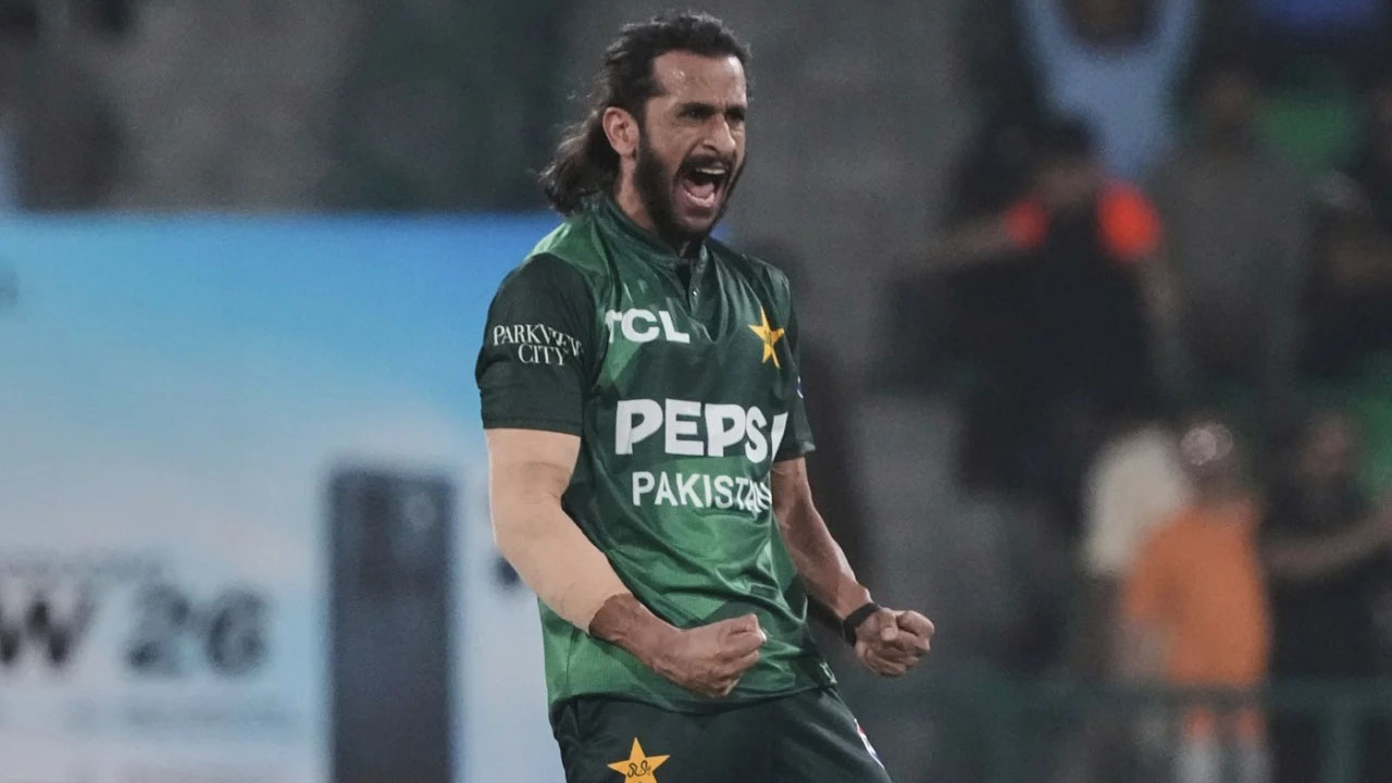 মোস্তাফিজের সতীর্থর সঙ্গে ‘বাজে আচরণের’ শাস্তি পেলেন পাকিস্তানি তারকা