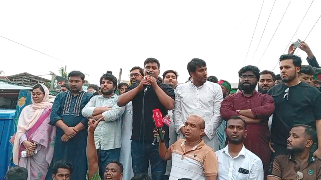 ব্যবসায়ী ও বালুখেকোদের টাকায় নির্বাচিতরা জনগণের কথা বলে না: হাসনাত আবদুল্লাহ