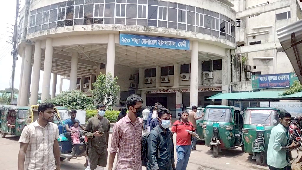ফেনীতে করোনা উপসর্গ নিয়ে হাসপাতালে যাচ্ছেন রোগীরা, কিটসংকটে হচ্ছে না পরীক্ষা