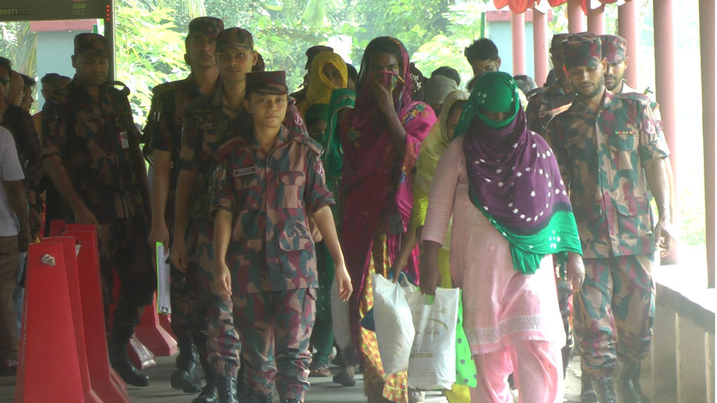 চুয়াডাঙ্গা সীমান্তে ৩১ জনকে বিজিবির কাছে হস্তান্তর বিএসএফের