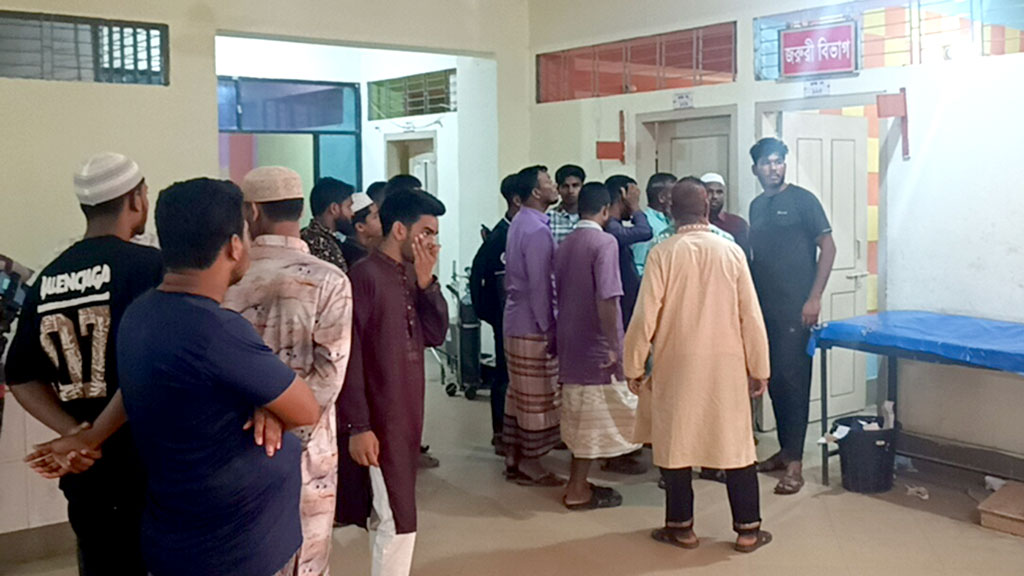 হাতীবান্ধায় জমির আইল ভেঙে দেওয়ায় বৃদ্ধকে কুপিয়ে হত্যা