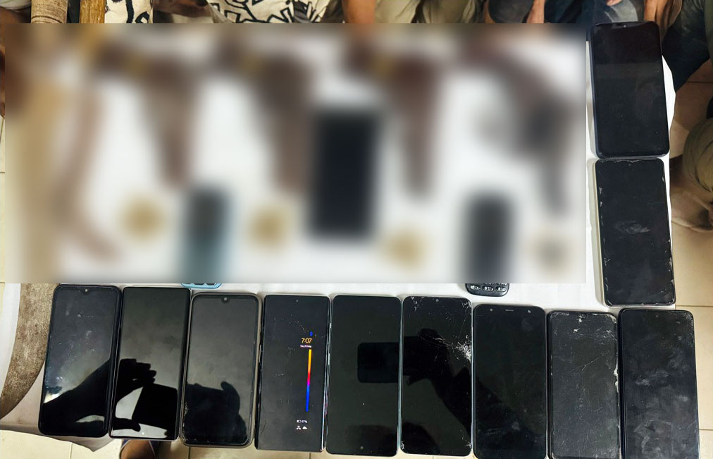 রাজধানীতে অবৈধ অস্ত্র-গোলাবারুদসহ ১০ জন আটক