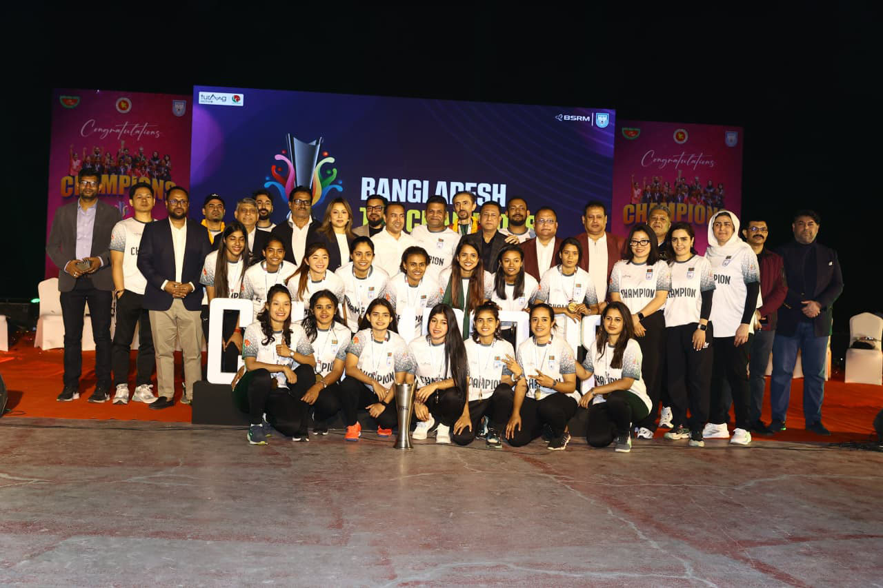 দেশের জন্যই শিরোপা উৎসর্গ সাবিনাদের