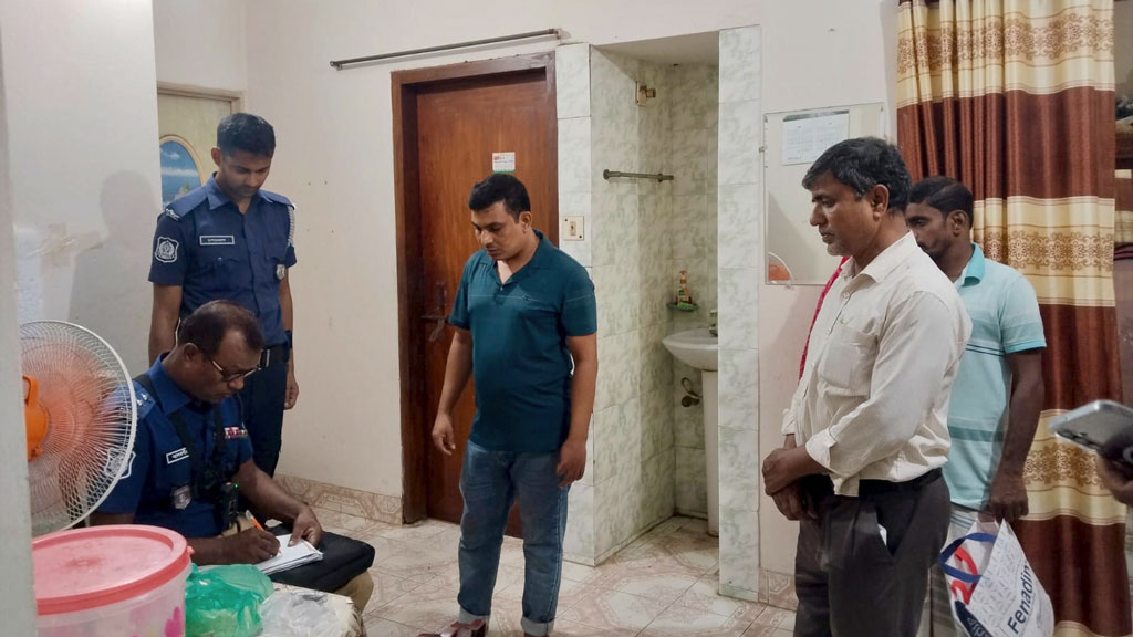 ভিক্ষুকের ছদ্মবেশে ফ্ল্যাটে ঢুকে বৃদ্ধাকে হাতুড়িপেটা, স্বর্ণের চেইন ছিনতাই