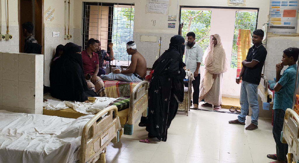 ফুটবল খেলা নিয়ে দ্বন্দ্বে স্কুলছাত্রকে হাতুড়িপেটা