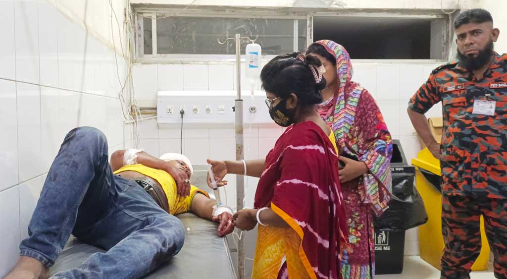 জেল থেকে ফিরে ব্যবসার হিসাব চাওয়ায় অংশীদারকে হাতুড়িপেটা