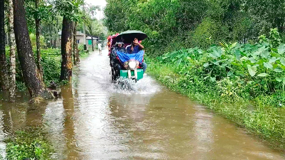 দেশের সর্বোচ্চ বৃষ্টি হাতিয়ায়, পানিবন্দী জনজীবন