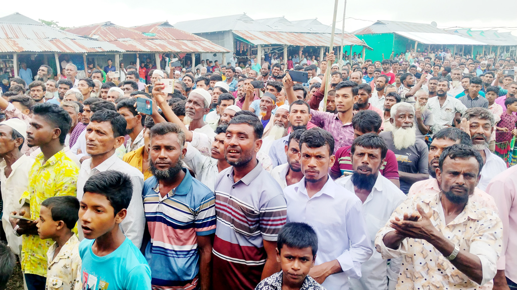 হাতিয়ায় পুলিশ ফাঁড়ি স্থাপনের দাবিতে ভূমিহীন সমাবেশ