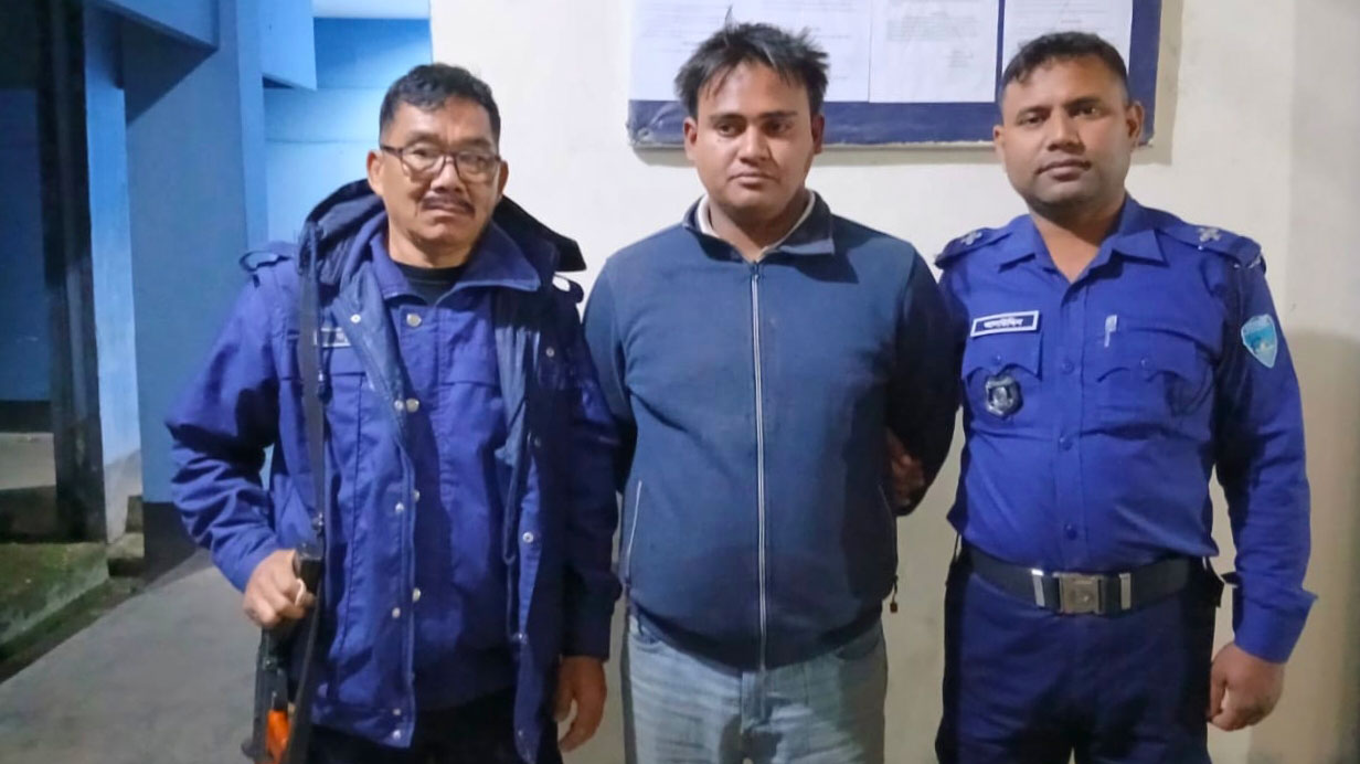 এনসিপির হান্নান মাসউদকে হত্যার হুমকি: যুবক গ্রেপ্তার