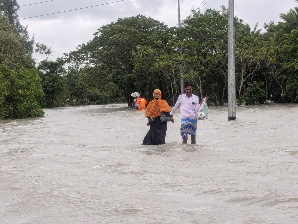 হাতিয়ায় নিঝুম দ্বীপসহ নিম্নাঞ্চল প্লাবিত