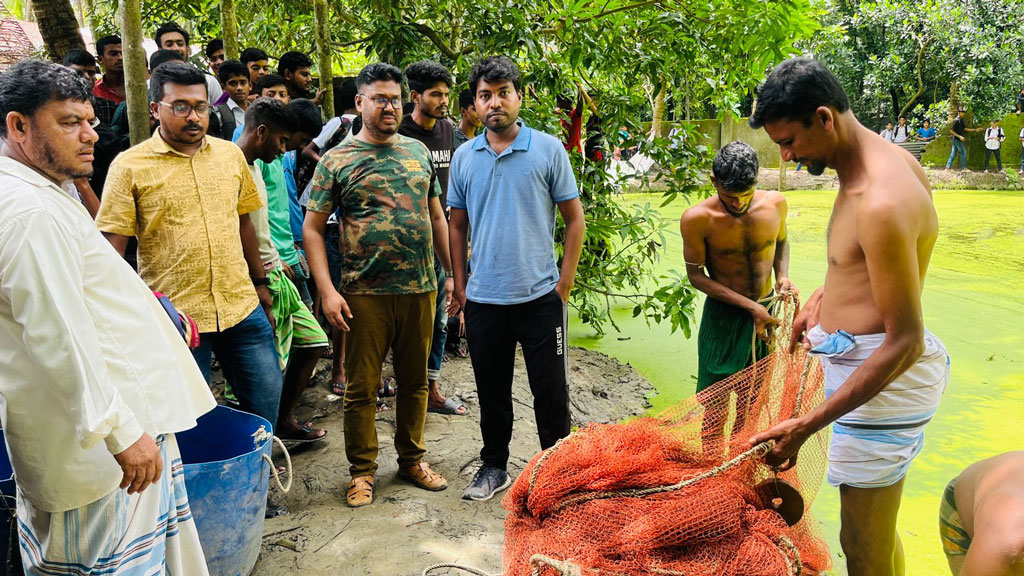 সেই পুকুরে কুমির নয় গুইসাপ, দাবি বন বিভাগের