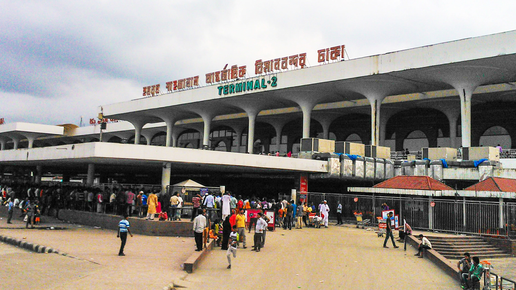 টাকা দিয়েও সেবা পায় না দেশি-বিদেশি এয়ারলাইনস