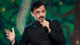 সন্তানদের কখনো এই পেশায় আসতে দেব না—২১ বছরে ২৫ বার বদলির হওয়া আইএএস কর্মকর্তা
