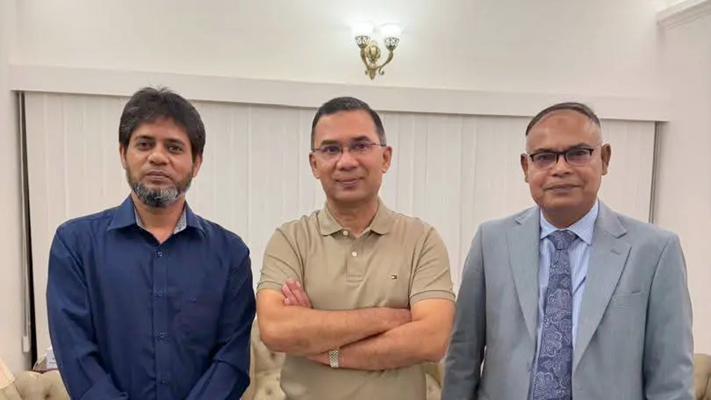 গতকাল প্রধানমন্ত্রীর গুলশানস্থ কার্যালয়ে সৌজন্য সাক্ষাৎ শেষে। ছবি: সংগৃহীত