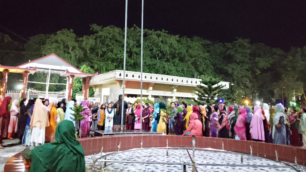 ‘আজ সাজিদ, কাল আপনি’—ইবির ছাত্রী হলগুলোতে রাতভর বিক্ষোভ