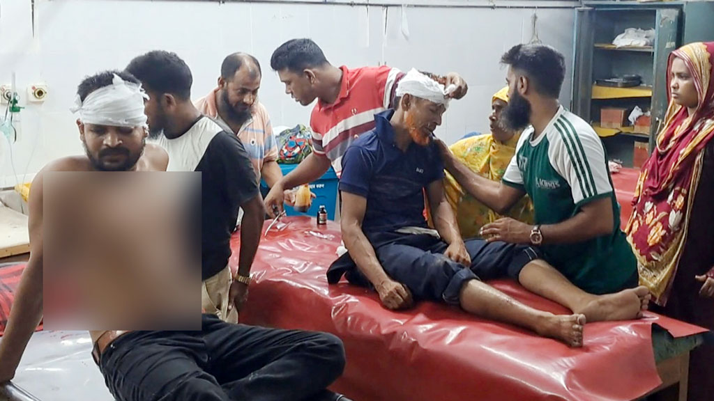টুঙ্গিপাড়ায় কিশোরীকে উত্ত্যক্ত করায় সংঘর্ষ, আহত ২৫