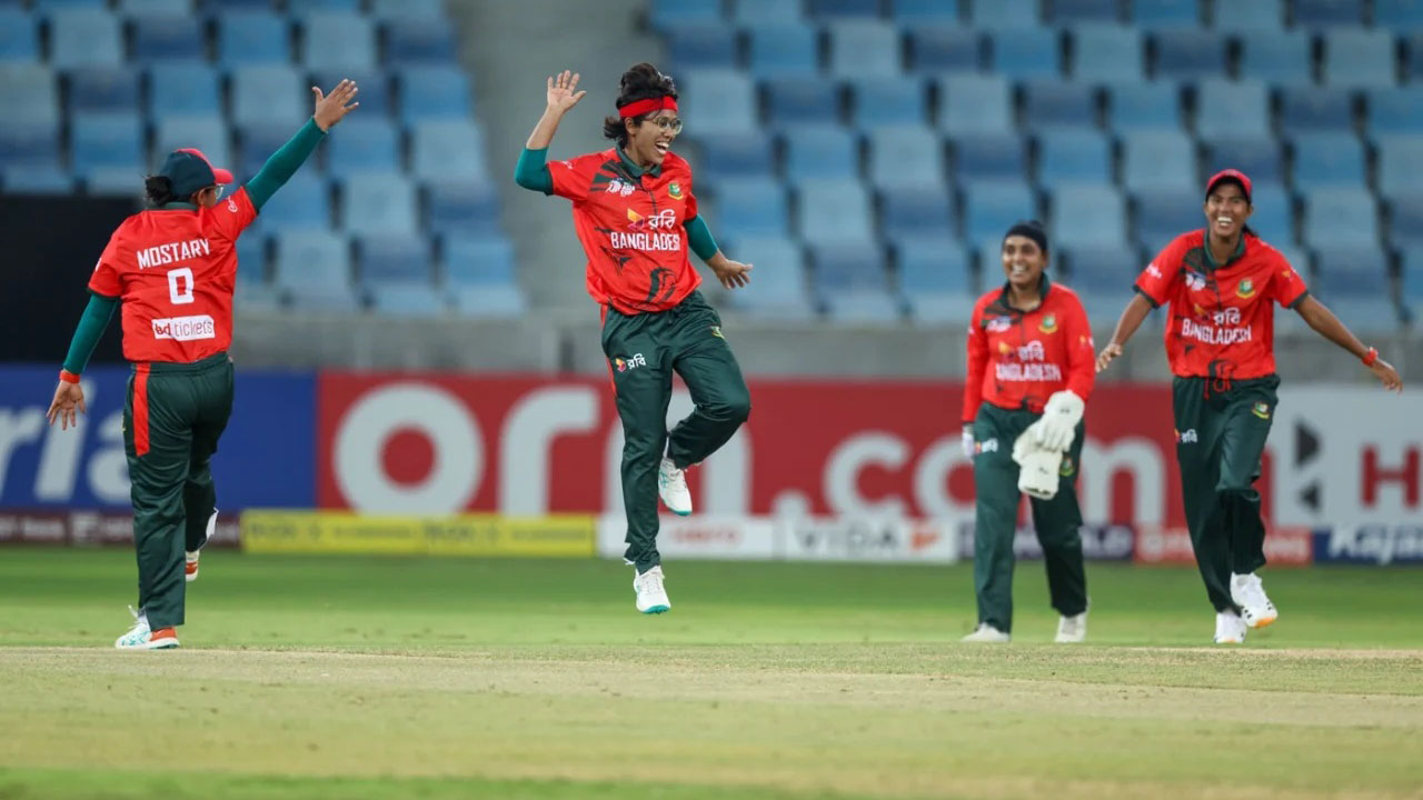 বাংলাদেশের মেয়েদের শাস্তি দিল আইসিসি