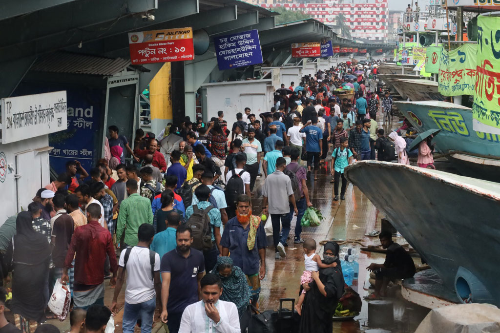 ঈদ করতে এখনো ঢাকা ছাড়ছে মানুষ