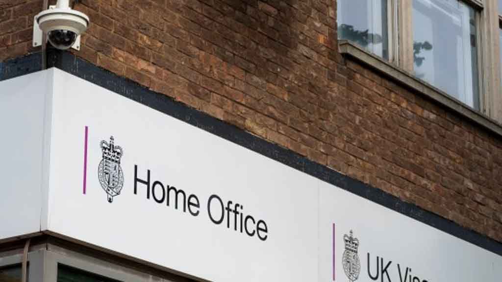 আইএলটিএসে ‘ফেল’ করেও যুক্তরাজ্যে হাজারো মানুষের অভিবাসন, প্রশ্নপত্র ফাঁস হয় বাংলাদেশসহ ৩ দেশে