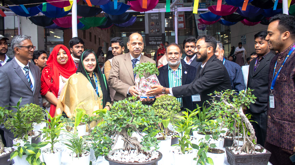 সাউথইস্ট ইউনিভার্সিটির অর্থনীতি বিভাগের আয়োজনে ‘ইকো-ফেস্ট’ অনুষ্ঠিত