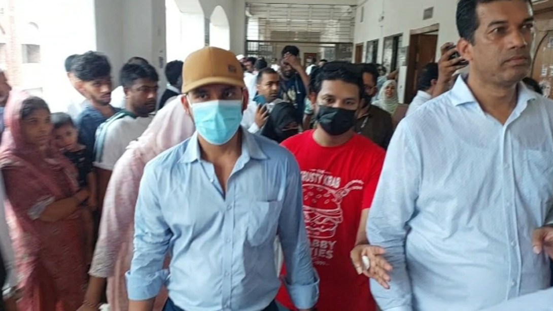 ইকরার আত্মহত্যা মামলা: অভিনেতা জাহের আলভী আত্মসমর্পণের পর কারাগারে