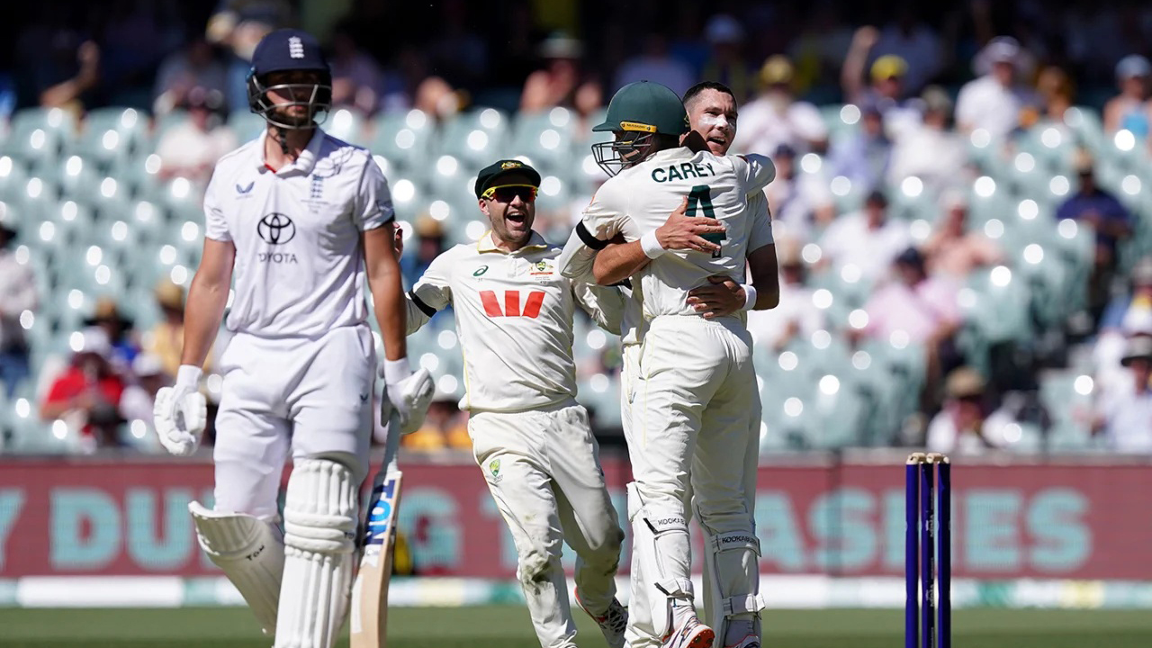 অ্যাডিলেডেও ইংল্যান্ডকে চেপে ধরেছে অস্ট্রেলিয়া