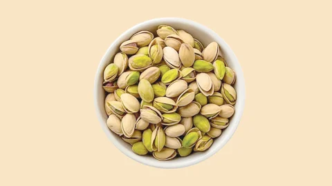 পেস্তাবাদাম কি ঘুম আনতে পারে