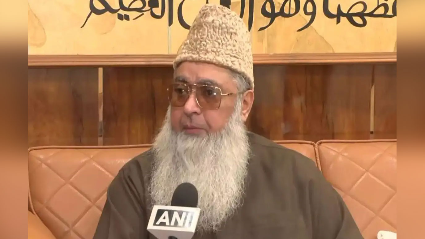 মোস্তাফিজকে দলে নেওয়ায় শাহরুখ খানের ক্ষমা চাওয়া উচিত: সর্বভারতীয় ইমাম সংগঠনের সভাপতি