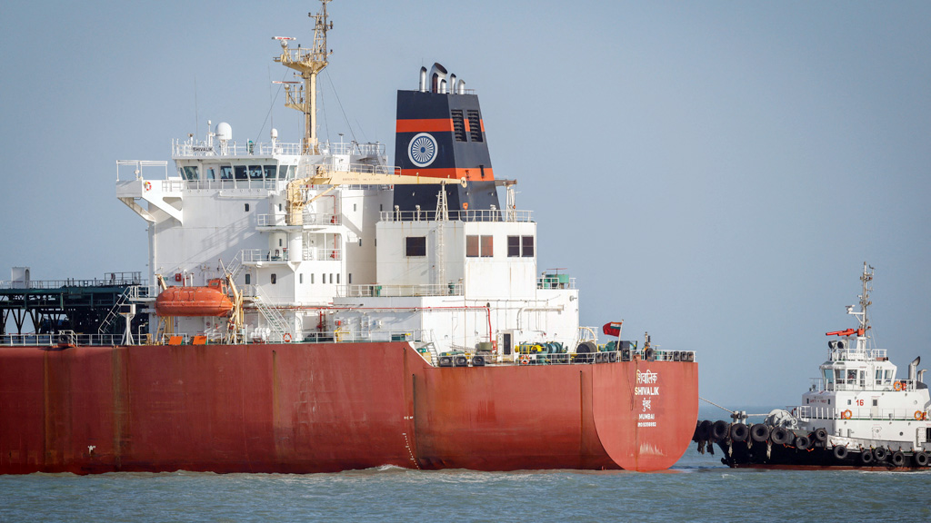 আটক ৩ ট্যাংকার ফেরত দিলে ভারতকে হরমুজে যাতায়াতের সুযোগে দেবে ইরান