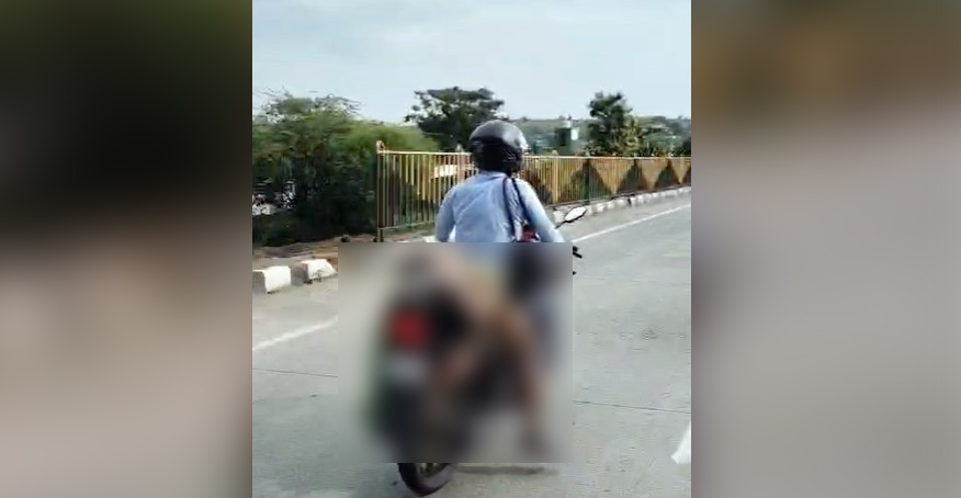 চলন্ত বাইকে বাঁধা নারীর লাশ, পুলিশের ধাওয়া