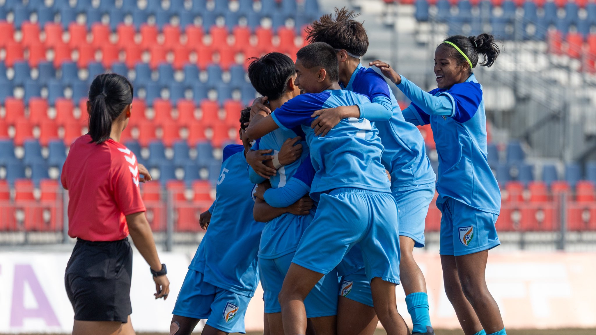 ভুলে ভরা বাংলাদেশকে উড়িয়ে চ্যাম্পিয়ন ভারত